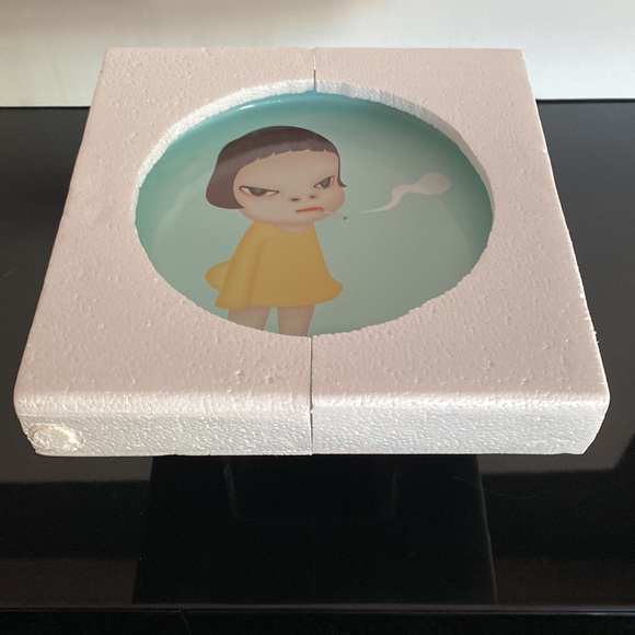 YOSHITOMO NARA NWT “TOO YOUNG TO DIE” ASHTRAY-AUTHENTIC W/ALL ORIGINAL PACKAGING - Picture 9 of 11